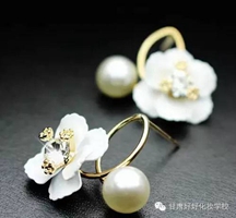 兰州美容化妆学校【HOHO时尚】耳畔之花，花朵元素耳钉